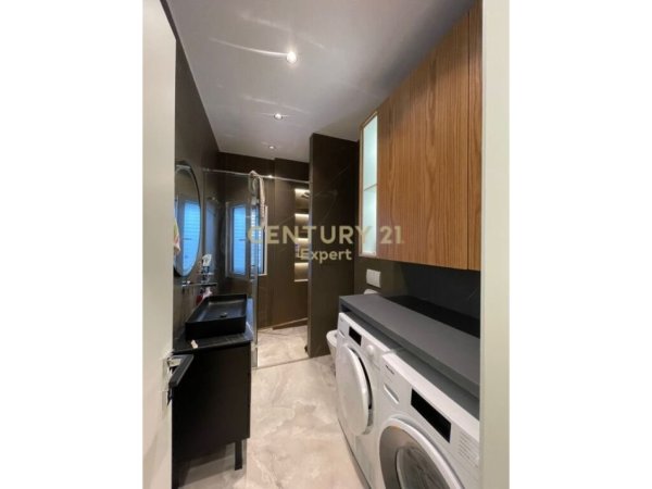 Tirane, jepet me qera apartament 1+1 Kati 1, 85 m² 800 € (Farke, Lake Land)