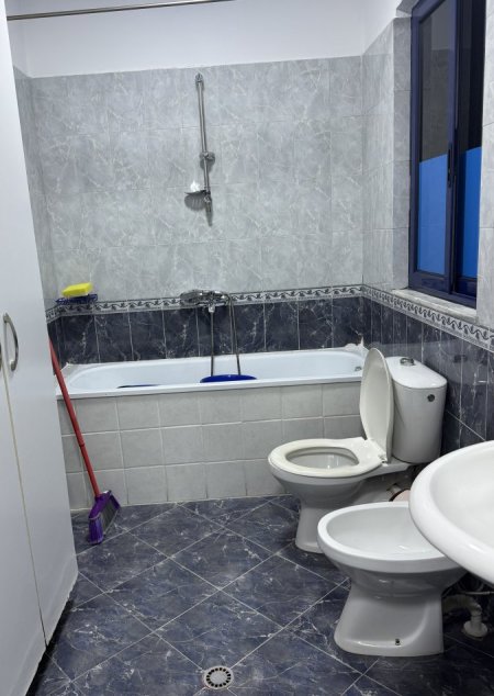 Tirane, jepet me qera apartament 2+1 Kati 8, 74 m² 600 € (BULEVARDI GJERGJ FISHTA)