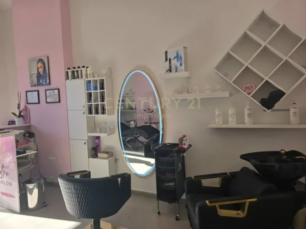 Tirane, shitet ambjent biznesi Kati 0, (Yzberisht)