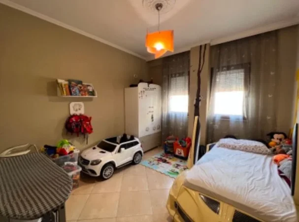 Tirane, jepet me qera apartament 2+1 Kati 5, 117 m² 600 € (KODRA E DIELLIT)