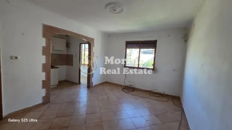 Tirane, shitet apartament 1+1 Kati 3, 63 m² 74.000 € (Kombinat)