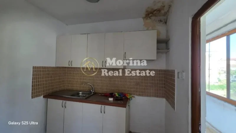Tirane, shitet apartament 1+1 Kati 3, 63 m² 74.000 € (Kombinat)