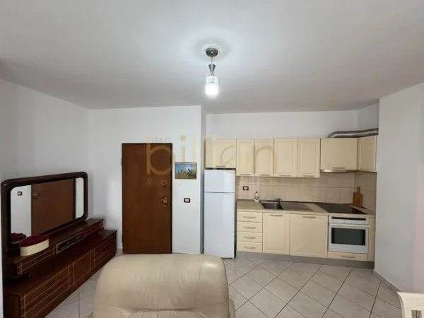 jepet me qera 2+1+Ballkon , 85 m² 500 € (Astir)