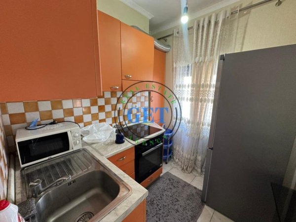 Durres, jepet me qera apartament 1+1, Plazhi Hekurudha, Kati 3, 300 €