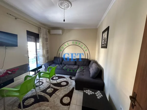 Durres, jepet me qera apartament 1+1, Plazhi Hekurudha, Kati 3, 300 €