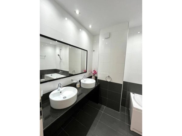 Tirane, shitet apartament 3+1+Aneks+Ballkon Kati 1, 260 m² 650.000 € (Rezidenca “Touch of Sun”)