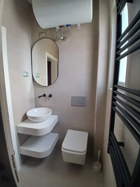 Tirane, jepet me qera 1+1 Kati 5, 67 m² 550 € (Karl Gega)