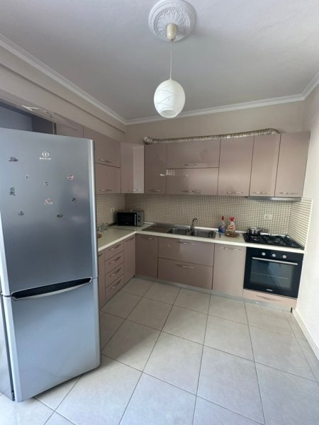 !!Dhënë!!Durres, jepet me qera apartament 2+1+Ballkon Kati 10, 110 m² 350 € (Ish Urt)