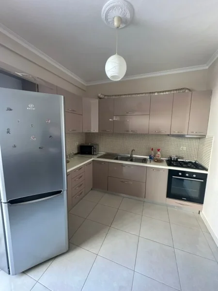 !!Dhënë!!Durres, jepet me qera apartament 2+1+Ballkon Kati 10, 110 m² 350 € (Ish Urt)