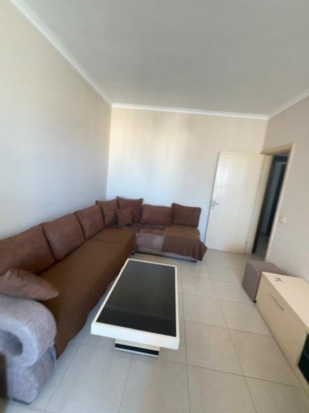 !!Dhënë!!Durres, jepet me qera apartament 2+1+Ballkon Kati 10, 110 m² 350 € (Ish Urt)