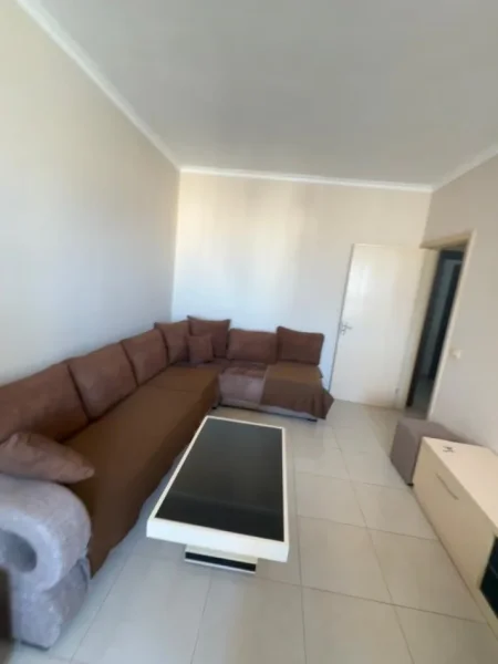 !!Dhënë!!Durres, jepet me qera apartament 2+1+Ballkon Kati 10, 110 m² 350 € (Ish Urt)