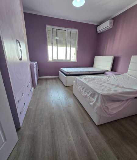 Tirane, jepet me qera apartament 2+1 Kati 8, 110 m² 700 € 