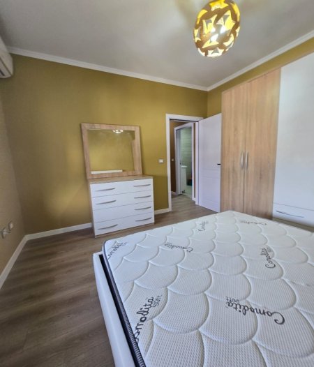 Tirane, jepet me qera apartament 2+1 Kati 8, 110 m² 700 € 