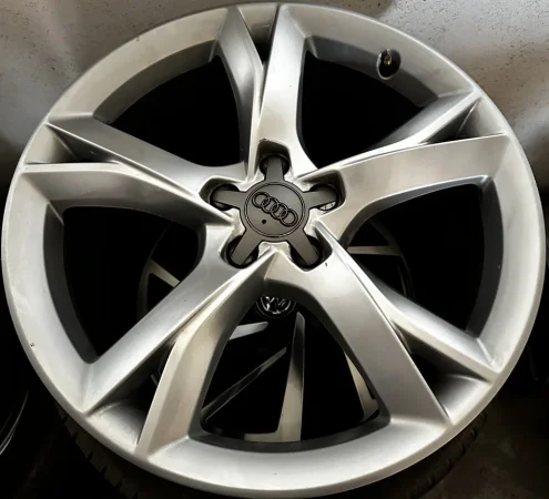 Tirane, shes Disqe 19 Audi Origjinal , 550 €