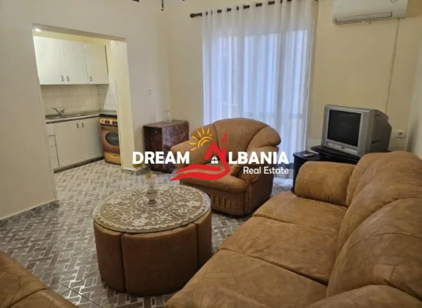 Tirane, jepet me qera 3+1 Kati 3, 90 m² 600 € (ne Qender, tek Rruga Fortuzi)