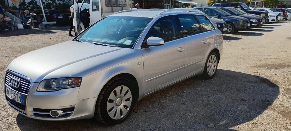 Tirane, shes makine Audi Benzin+Gaz, gri metalizato tiptronik Klima 225.000 km 3.300 €