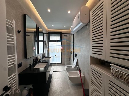 Tirane, jepet me qera apartament 3+1 Kati 2, 129 m² 3.200 € 