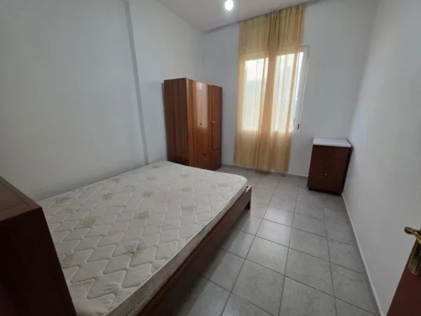 Tirane, JEPET ME QIRA apartament 1+1 Kati 2, 80 m² (Vilat Gjermane)