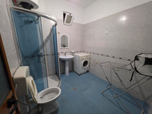 Tirane, shitet apartament 1+1 Kati 2, 80 m² (Vilat Gjermane)