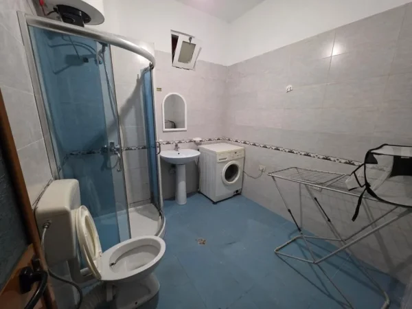 Tirane, JEPET ME QIRA apartament 1+1 Kati 2, 80 m² (Vilat Gjermane)