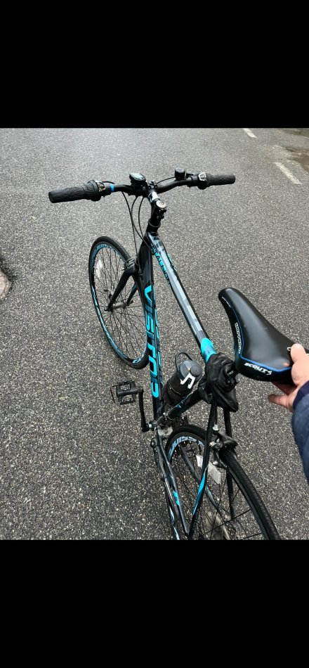 Tirane, njoftim biciklete VISITOR blu e errët 200 €