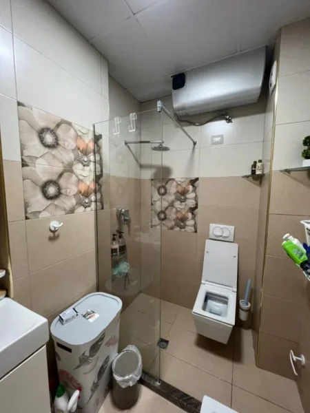 Tirane, shitet apartament 3+1 Kati 2, 121 m² 240.000 € (rruga e ullinjve)