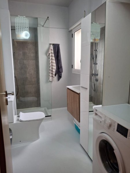 Vlore, shitet apartament 1+1+2 Ballkon Kati 9 jo i fundit, 74 m² 118.000 €