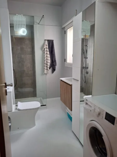 Vlore, shitet apartament 1+1+2 Ballkon Kati 9 jo i fundit, 74 m² 120.000 €