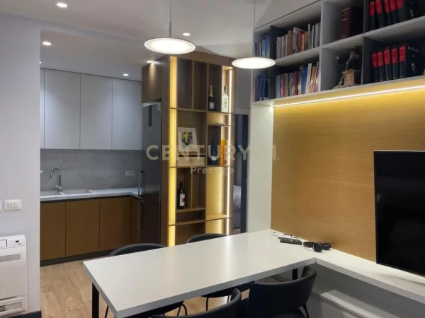 Tirane, jepet me qera apartament 2+1 Kati 4, 105 m² 1.350 € (Liqeni Thate)