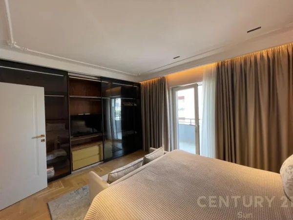 Tirane, jepet me qera apartament 2+1+Ballkon Kati 5, 163 m² 1.750 € (Kopshti Zologjik)