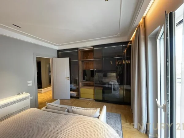 Tirane, jepet me qera apartament 2+1+Ballkon Kati 5, 163 m² 1.750 € (Kopshti Zologjik)