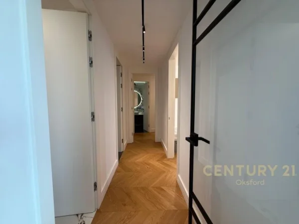 Tirane, jepet me qera apartament 2+1+Ballkon Kati 6, 133 m² 3.000 € (Lake View)