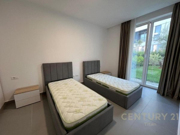 Tirane, jepet me qera apartament 2+1+Ballkon Kati 1, 165 m² 1.200 € (Liqeni Thate)