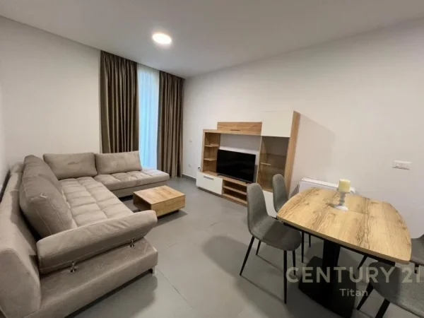 Tirane, jepet me qera apartament 2+1+Ballkon Kati 2, 115 m² 1.500 € (Liqeni Thate)