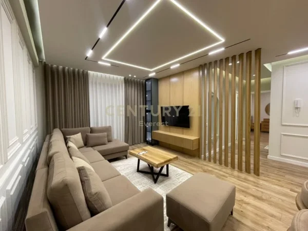 Tirane, jepet me qera apartament 2+1+Ballkon Kati 2, 115 m² 1.500 € (Liqeni Thate)