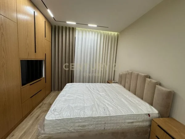 Tirane, jepet me qera apartament 2+1+Ballkon Kati 2, 115 m² 1.500 € (Liqeni Thate)