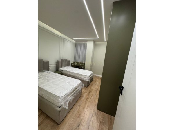 Tirane, jepet me qera apartament 2+1+Ballkon Kati 2, 115 m² 1.500 € (Liqeni Thate)