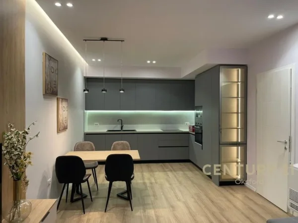 Tirane, jepet me qera apartament 2+1 Kati 6, 126 m² 1.500 € (Liqeni thate)