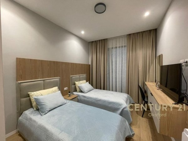 Tirane, jepet me qera apartament 2+1 Kati 6, 126 m² 1.500 € (Liqeni thate)