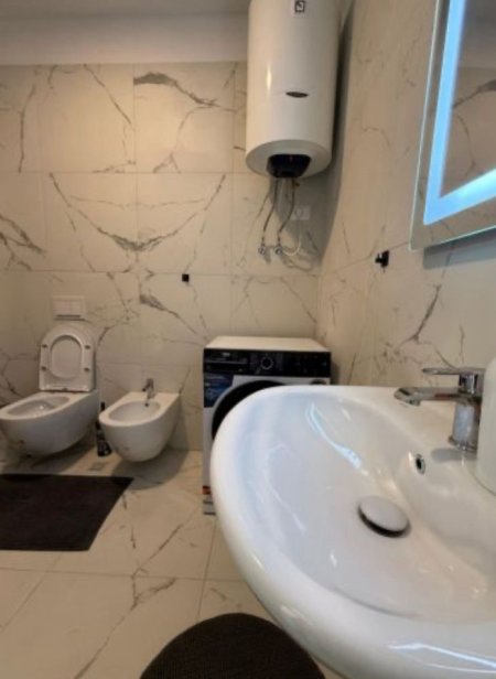 Univers City, jepet me qera apartament 2+1 Kati 1, 84 m² 650 € (Rruga Bylis)