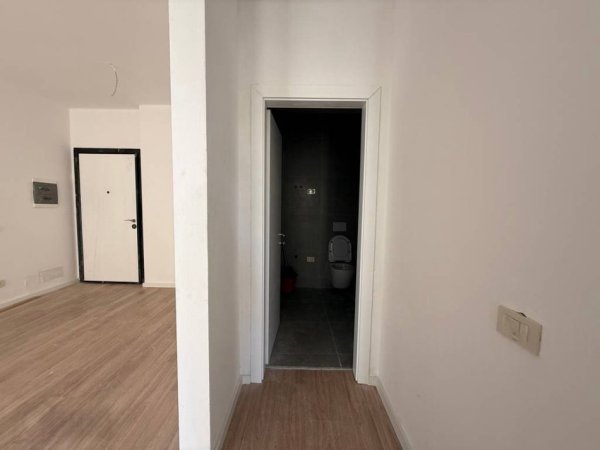 Tirane, jepet me qera nga Pronari, pa-komision apartament 1+1+Ballkon Kati 1, 70 m² 550 € (Rruga Mine Peza, Golden Residence)