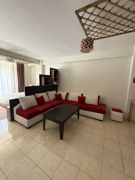 Tirane, jepet me qera garsonier Kati 5, 50 m² 370 € 