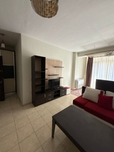 Tirane, jepet me qera garsonier Kati 5, 50 m² 370 € 