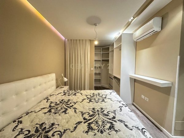 Tirane, jepet me qera apartament 3+1+Ballkon Kati 6, 140 m² 1.400 € (Rruga Bill Klinton)