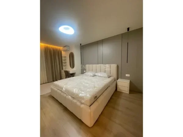 Tirane, jepet me qera apartament 2+1 Kati 8, 110 m² 1.200 € (Rruga e Elbasanit)