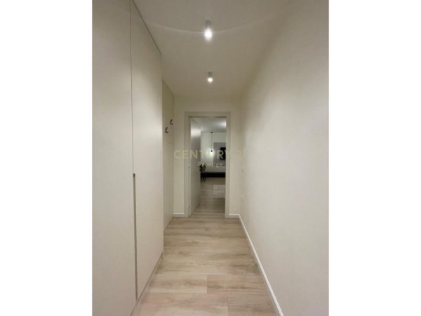 Tirane, jepet me qera apartament 2+1 Kati 8, 110 m² 1.200 € (Rruga e Elbasanit)