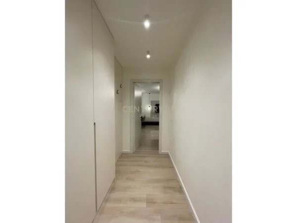 Tirane, jepet me qera apartament 2+1 Kati 8, 110 m² 1.200 € (Rruga e Elbasanit)