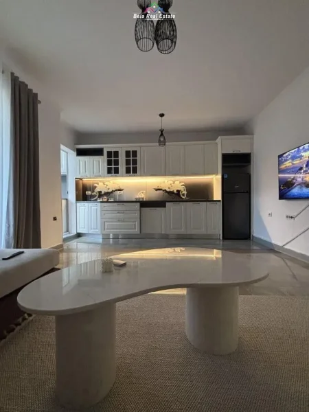 Tirane, jepet me qera apartament 2+1 Kati 3, 80 m² 800 € (ali demi)