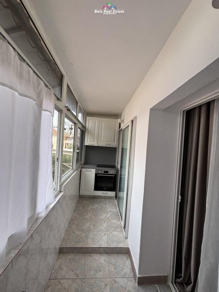 Tirane, jepet me qera apartament 2+1 Kati 3, 80 m² 800 € (ali demi)