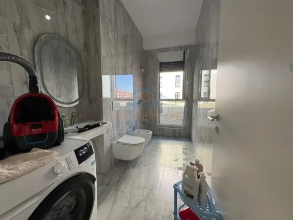 Tirane, shitet apartament 1+1+Ballkon Kati 7, 71 m² 155.000 € (Rezidenca Marga 1, Bulevardi i Ri)